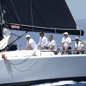 Le roi Felipe VI d'Espagne disputait le 5 août 2015 la troisième journée de la 34e Copa del Rey à la barre du voilier Aifos. Sa soeur l'infante Elena était sur le yacht royal, le Somni, pour suivre la course.