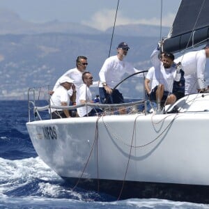 Le roi Felipe VI d'Espagne disputait le 5 août 2015 la troisième journée de la 34e Copa del Rey à la barre du voilier Aifos. Sa soeur l'infante Elena était sur le yacht royal, le Somni, pour suivre la course.