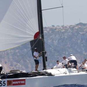 Le roi Felipe VI d'Espagne disputait le 5 août 2015 la troisième journée de la 34e Copa del Rey à la barre du voilier Aifos. Sa soeur l'infante Elena était sur le yacht royal, le Somni, pour suivre la course.