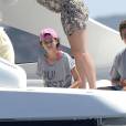  L'infante Elena d'Espagne, avec sa mère la reine Sofia, son fils Felipe et sa fille Victoria, suivait une nouvelle journée de la 34e Copa del Rey à Palma de Majorque le 6 août 2015 