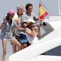 Elena d'Espagne et ses enfants: Supporters en mer de Felipe pour la Copa del Rey