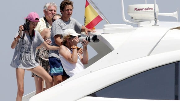 Elena d'Espagne et ses enfants: Supporters en mer de Felipe pour la Copa del Rey