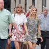 Taylor Swift, Gigi Hadid et Martha Hunt se promènent à New York le 30 mai 2015. Gal pals Taylor Swift, Gigi Hadid and Martha Hunt are spotted out and about in New York City, New York with friends on May 29, 2015. This past Tuesday Taylor went wedding dress shopping with her childhood friend Britany Maack at Reem Acra's New York showroom. Taylor will be acting as Britany's maid of honor for the big day...30/05/2015 - New York City