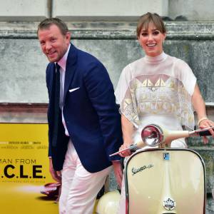 Guy Ritchie avec sa femme Jacqui Ainsley à la première de 'The Man From U.N.C.L.E' à Londres, le 7 août 2015.