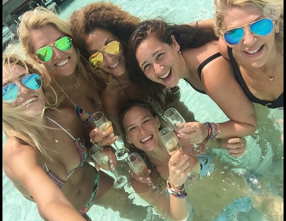 Bar Refaeli et ses copines aux Maldives / photo postée sur le compte Instagram de Bar Refaeli au mois d'août 2015