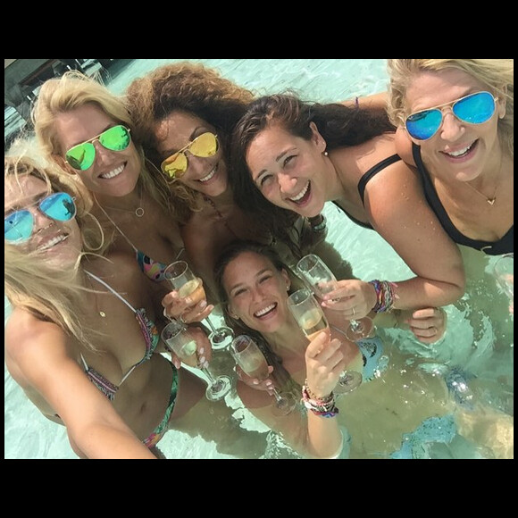 Bar Refaeli et ses copines aux Maldives / photo postée sur le compte Instagram de Bar Refaeli au mois d'août 2015