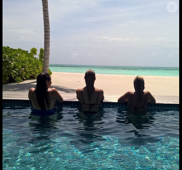 Bar Refaeli et ses copines dont Dafi Ziv aux Maldives / photo postée sur le compte Instagram de Dafi Ziv au mois d'aout 2015