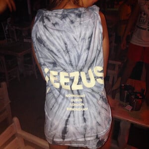 Pauline Ducruet en mode fan de Kanye West, photo Instagram de ses vacances à Mykonos, août 2015