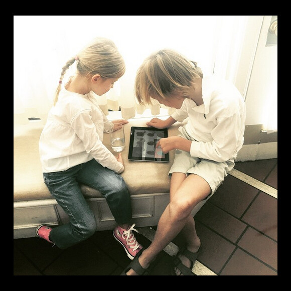 Kelly Rutherford publie une photo de ses enfants sur Instagram / août 2015