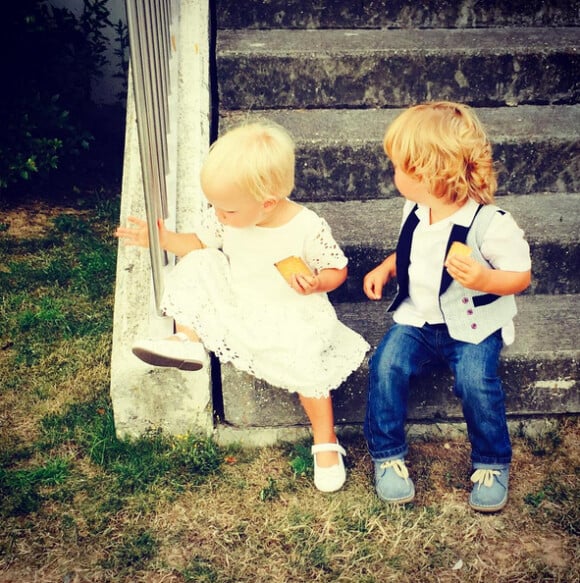 Elodie Gossuin poste une photo de ses adorables jumeaux Joséphine et Leonard, bientot deux ans