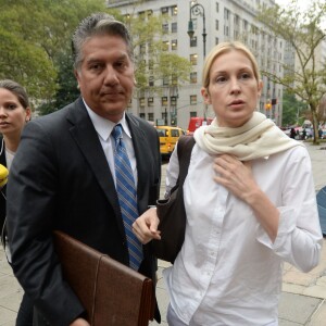 Kelly Rutherford arrive sans ses enfants au tribunal dans le quartier de Manhattan à New York, le 11 août 2015.  