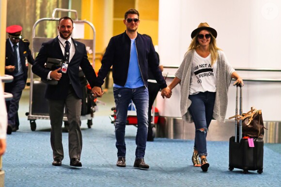 Michael Buble arrive à Vancouver avec sa femme, le 19 juin 2015  