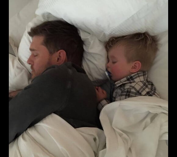 Michael Bublé et son fils Noah / photo postée sur le compte Instagram de Luisana Lopilato.