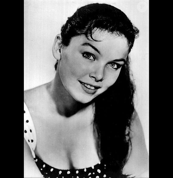 Yvonne Craig en 1960 dans le programme télé Hennessey.