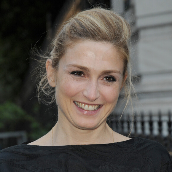 Julie Gayet - Arrivée des people à la soirée "Vogue Paris Foundation Gala" au palais Galliera à Paris, le 6 juillet 2015.