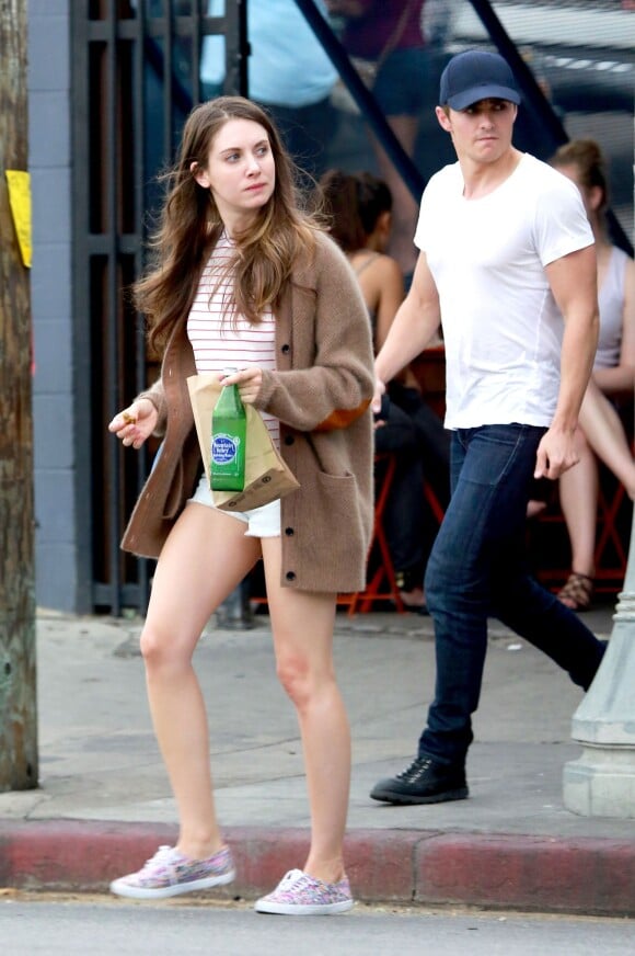 Alison Brie et son chéri Dave Franco dans les rues de Los Angeles, le 3 août 2014