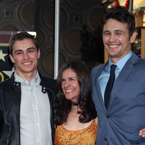 Dave Franco, James Franco et Betsy Lou Franco sur le Hollywood Walk of Fame à Los Angeles, le 7 mars 2013