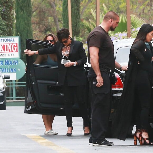 Kim Kardashian, enceinte, et sa mère Kris Jenner vont déjeuner au restaurant Chin Chin à Studio City. Los Angeles, le 25 août 2015.