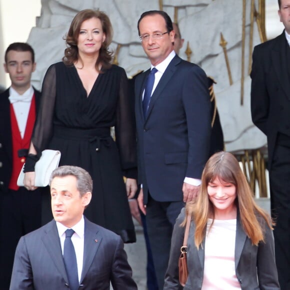 Cérémonie de passation de pouvoir entre Nicolas Sarkozy et François Hollande au palais de l'Elysée à Paris. Le 15 mai 2012.