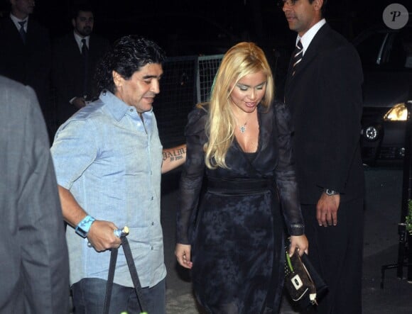Diego Maradona et Veronica Ojeda à Buenos Aires, le 31 octobre 2008. 