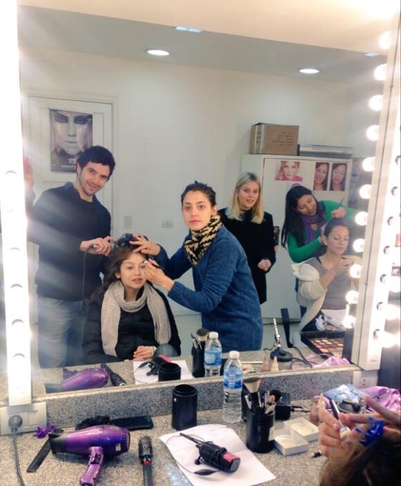 Karol Sevilla la nouvelle héroïne Disney, star de Soy Luna en pleine séance maquillage / photo postée sur Twitter.