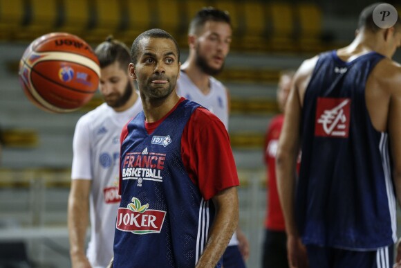 Entrainement de l'équipe de France de basket avec Tony Parker et l'entraîneur Vincent Collet en préparation du Match France/ Allemagne à Strasbourg le 27 aout 2015.