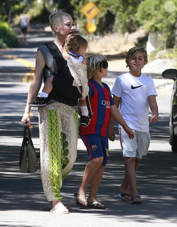 Exclusif - Gwen Stefani et ses trois enfants arrivent à une fête d' anniversaire à Los Angeles Le 30 Août 2015
