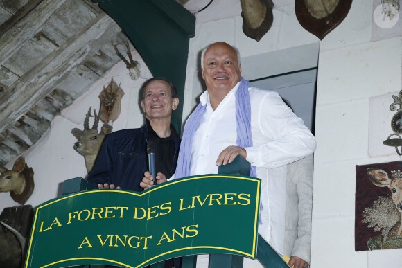 Francis Huster, Eric-Emmanuel Schmitt lors de la 20e édition de "La Forêt des livres" à Chanceaux-près-Loches, le 30 août 2015