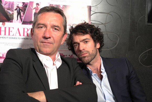 Pascal Chaumeil et Romain Duris à Londres en juin 2010 pour présenter L'Arnacoeur. Le cinéaste français a succombé le 27 août 2015 à un cancer, à l'âge de 54 ans.