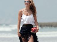 Annalynne McCord : Sexy et radieuse à la plage pour un dernier instant détente