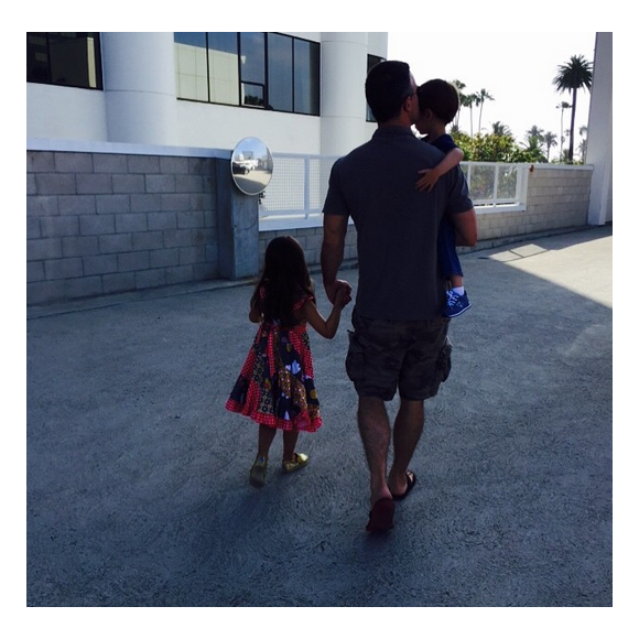 Freddie Prince Gellar et les enfants qu'il a eu avec Sarah Michelle Gellar / photo postée sur le compte Instagram de l'actrice américaine.