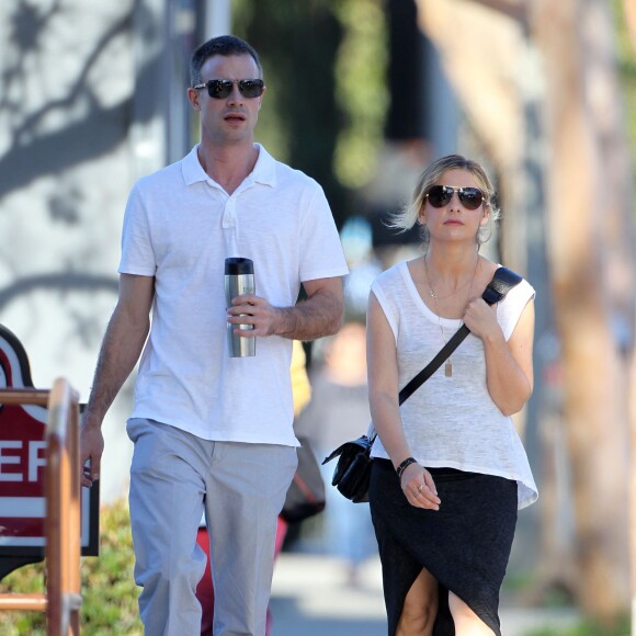 Exclusif - Sarah Michelle Gellar et son mari Freddie Prinze jr se promènent dans les rues de Santa Monica. Le 7 janvier 2015