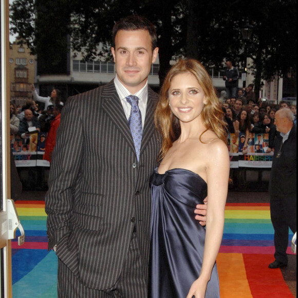 Sarah Michelle Gellar et son mari à la première de "Hairspray" à Londres le 5 juillet 2007