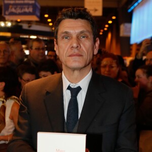 Marc Lavoine au Salon du Livre à la Porte de Versailles à Paris, le 21 mars 2015.