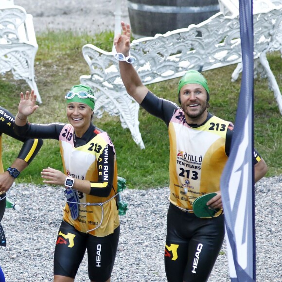 Pippa Middleton et son frère James ont participé à l'épreuve sportive "Otillo Swim-Run World Championship" en Suède, le 7 septembre 2015.