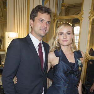 Diane Kruger et son compagnon Joshua Jackson - Remise de la médaille des Arts et des Lettres à Diane Kruger au ministère de la Culture à Paris le 22 septembre 2014