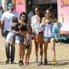 Kourtney Kardashian, ses deux enfants Mason et Penelope, et deux amies profitent d'un après-midi ensoleillé au Malibu Chili Cook-Off. Malibu, le 6 septembre 2015.