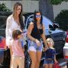 Kourtney Kardashian, ses deux enfants Mason et Penelope, et deux amies profitent d'un après-midi ensoleillé au Malibu Chili Cook-Off. Malibu, le 6 septembre 2015.