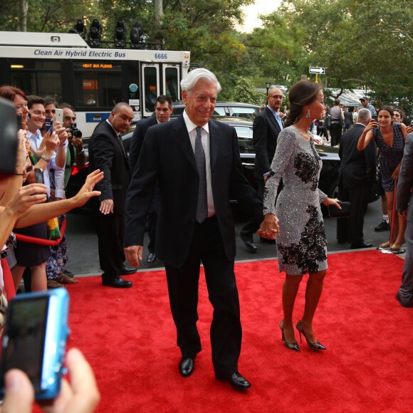 Mario Vargas Llosa et Isabel Preysler - Ouverture de la boutique Porcelanosa sur la 5ème Avenue à New York, le 9 septembre 2015.