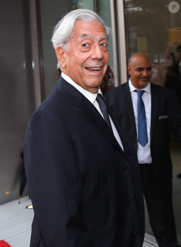 Mario Vargas Llosa - Ouverture de la boutique Porcelanosa sur la 5ème Avenue à New York, le 9 septembre 2015