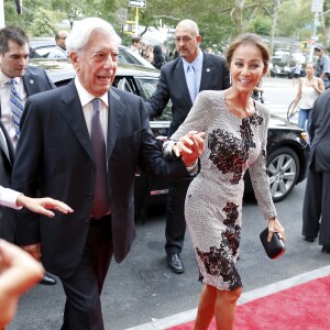 Mario Vargas Llosa et Isabel Preysler - Ouverture de la boutique Porcelanosa sur la 5ème Avenue à New York, le 9 septembre 2015