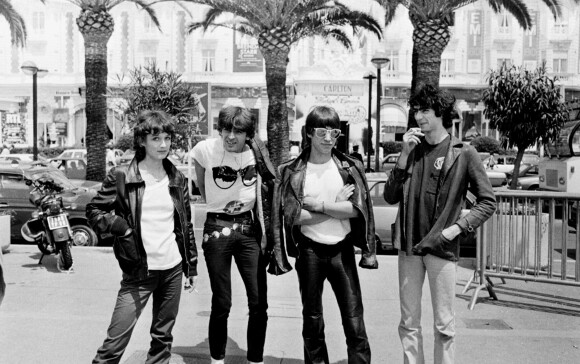 Le groupe Téléphone, composé de Jean-Louis Aubert, Louis Bertignac, Richard Kolinka et Corine Marienneau, au Festival de Cannes en mai 1980.