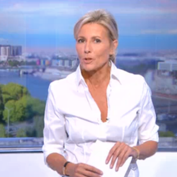 Claire Chazal fait ses adieux au JT de TF1 après 24 années de bons et loyaux services, le dimanche 13 septembre 2015.