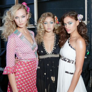Karlie Kloss, Gigi Hadid et Irina Shayk au défilé de la collection printemps-été 2016 de Diane Von Furstenberg, Spring Studios à New York, le 13 septembre 2015.