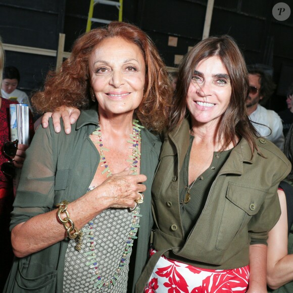 Diane von Furstenberg et Carine Roitfeld au défilé de la collection printemps-été 2016 de Diane Von Furstenberg, Spring Studios à New York, le 13 septembre 2015.