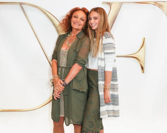 Diane von Furstenberg et Talita von Furstenberg au défilé de la collection printemps-été 2016 de Diane Von Furstenberg, Spring Studios à New York, le 13 septembre 2015.