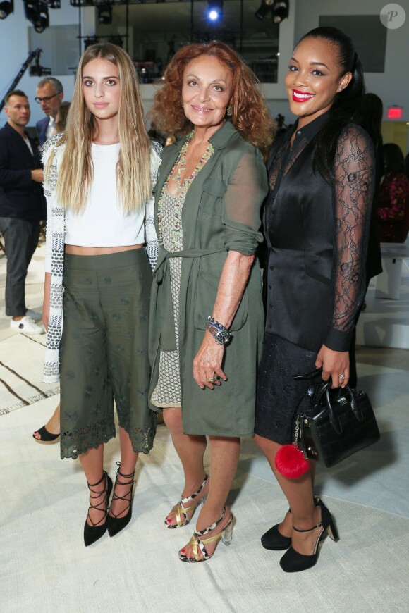 Talita von Furstenberg, Diane von Furstenberg et Brittany Hampton au défilé de la collection printemps-été 2016 de Diane Von Furstenberg, Spring Studios à New York, le 13 septembre 2015.