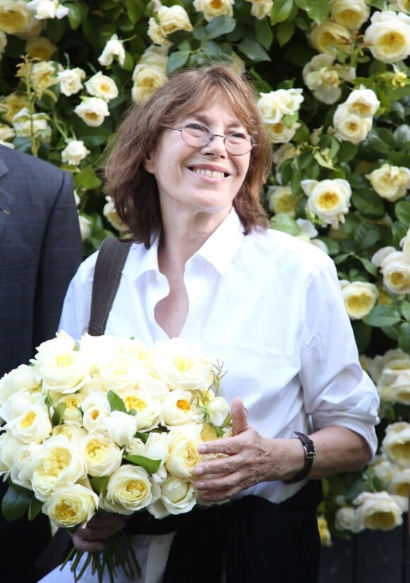 Jane Birkin a désormais une rose à son nom, le "Rosier Jane Birkin" présenté par Delbart Amnesty International au jardin des Tuileries à Paris le 4 Juin 2015.