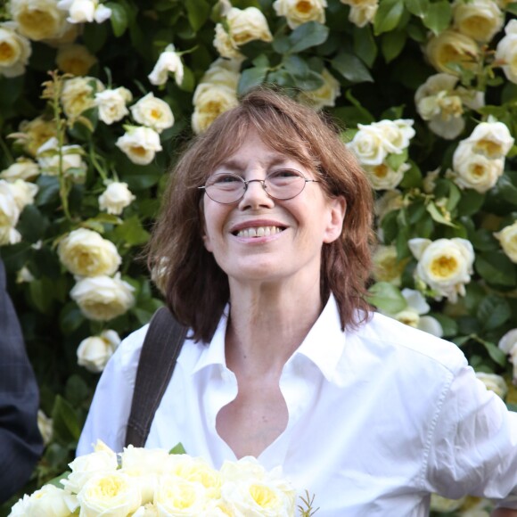 Jane Birkin a désormais une rose à son nom, le "Rosier Jane Birkin" présenté par Delbart Amnesty International au jardin des Tuileries à Paris le 4 Juin 2015