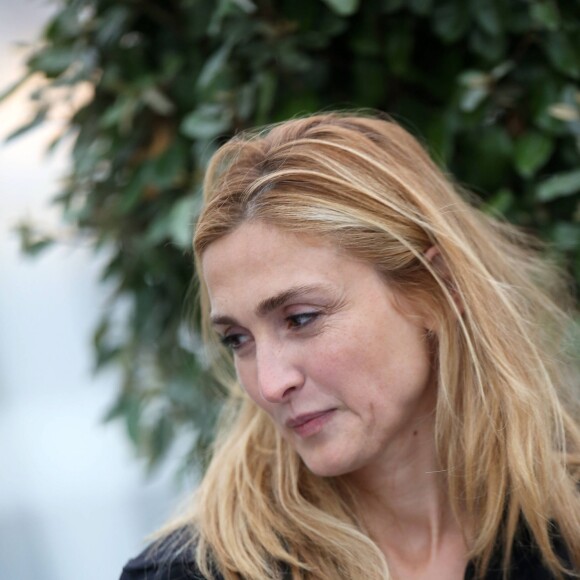 L'actrice Julie Gayet - Le prix France Television-Jeune Producteur a été remis par Julie Gayet, Présidente du jury, dans le cadre du festival Off-Courts à Trouville-sur-Mer le 8 Septembre 2015.
